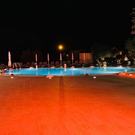 Agriturismo Il Castagneto Padula Eksteriør bilde