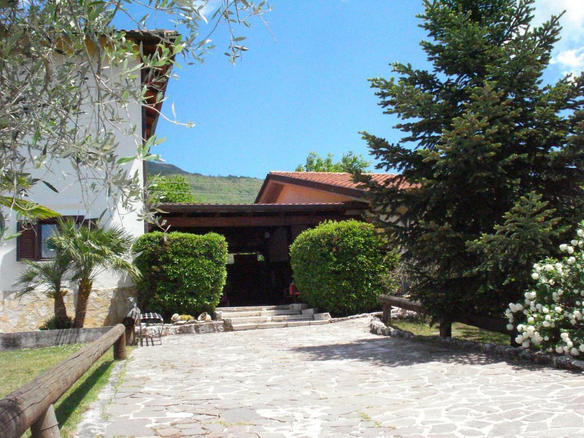 Agriturismo Il Castagneto Padula Eksteriør bilde