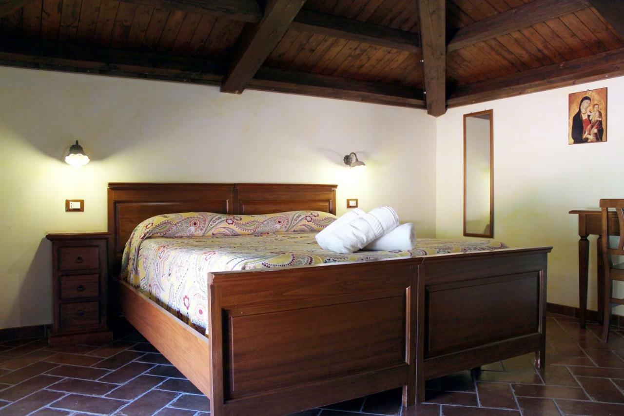 Agriturismo Il Castagneto Padula Eksteriør bilde