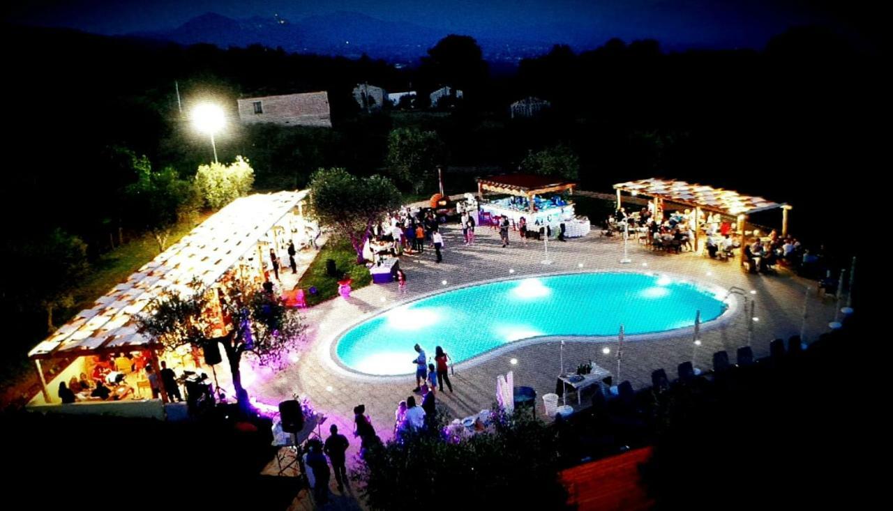 Agriturismo Il Castagneto Padula Eksteriør bilde